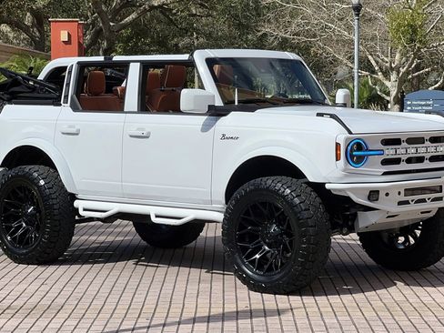 Used 2025 Ford Bronco Outer Banks AWD/4WD image 10