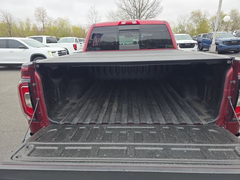 Used 2017 GMC Sierra 1500 SLT w/ SLT Premium Package AWD/4WD image 5