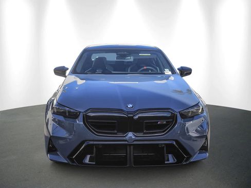 New 2026 BMW M5 w/ Executive Package image 2