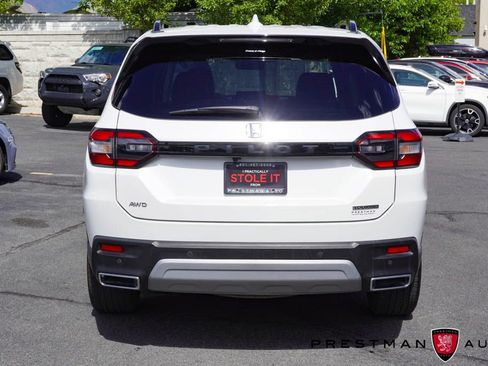 Used 2025 Honda Pilot Touring image 14