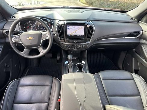 Used 2023 Chevrolet Traverse Premier image 17
