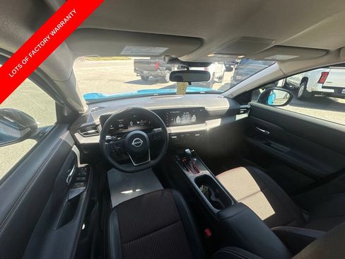 Used 2025 Nissan Kicks SR FWD image 11
