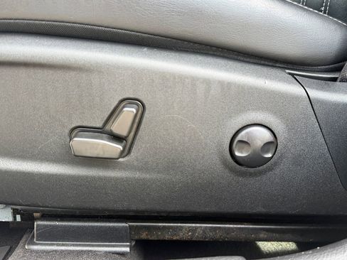 Used 2022 Chrysler 300 S RWD image 25