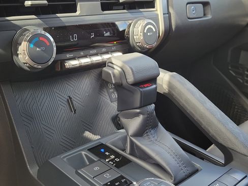 Used 2025 Toyota Tacoma TRD Off-Road AWD/4WD image 26