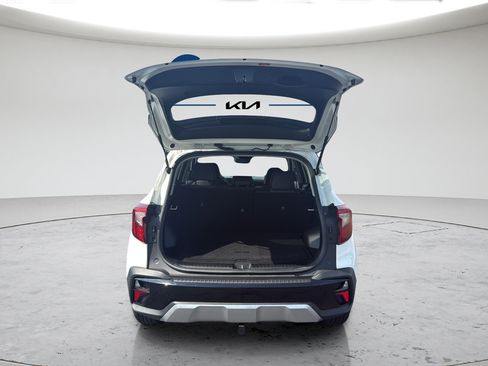 Used 2025 Kia Seltos S AWD/4WD image 27