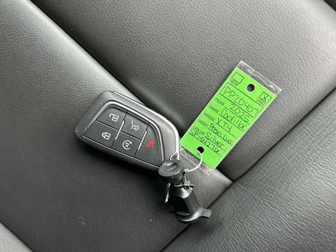 Used 2025 Cadillac XT4 Premium Luxury image 31