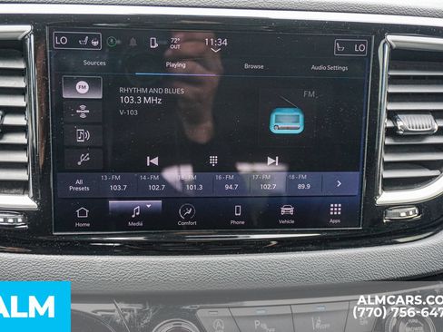 Used 2023 Chrysler Pacifica Touring-L FWD image 43