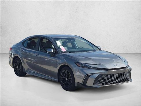 New 2026 Toyota Camry SE FWD image 7