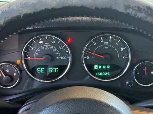 Used 2014 Jeep Wrangler Unlimited Sahara AWD/4WD image 23