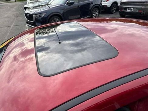 Used 2025 Hyundai Elantra SEL FWD image 11