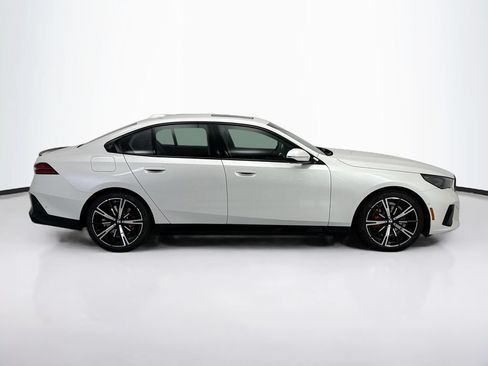 New 2027 BMW 530i xDrive w/ M Sport Package AWD/4WD image 4
