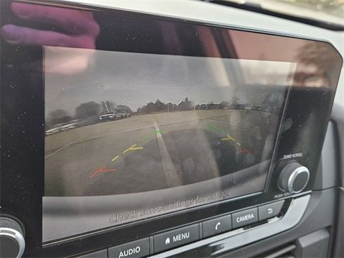 Used 2023 Nissan Pathfinder S image 21