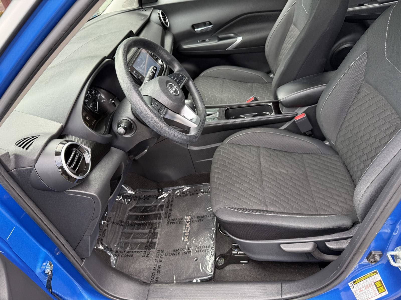 Used 2022 Nissan Kicks SV FWD image 11