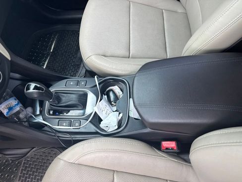 Used 2017 Hyundai Santa Fe Sport FWD image 17