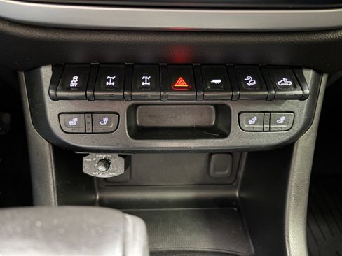 Used 2018 Chevrolet Colorado ZR2 image 17