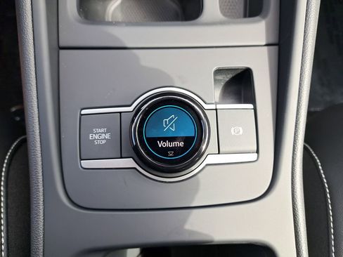 New 2026 Volkswagen Tiguan SE AWD/4WD image 14