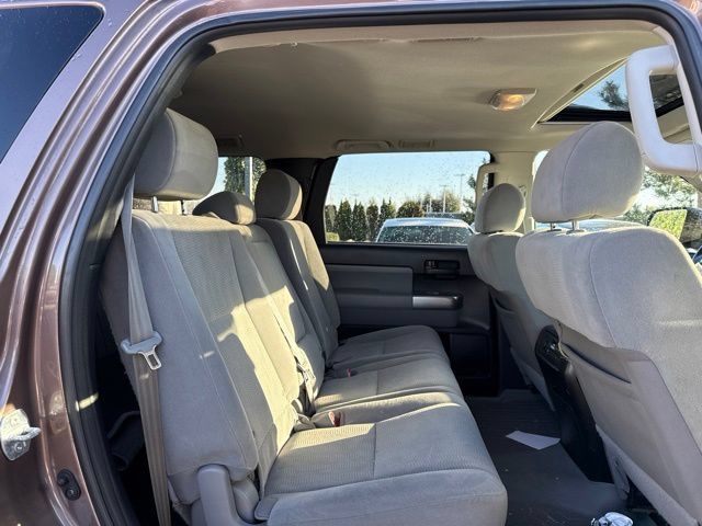 Used 2018 Toyota Sequoia SR5 w/ Carpet Mat Package AWD/4WD image 11