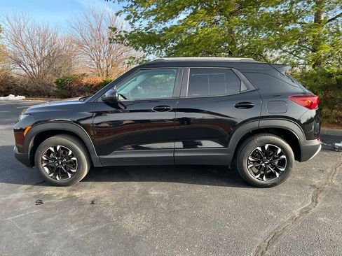 Used 2021 Chevrolet TrailBlazer LT w/ Convenience Package image 3