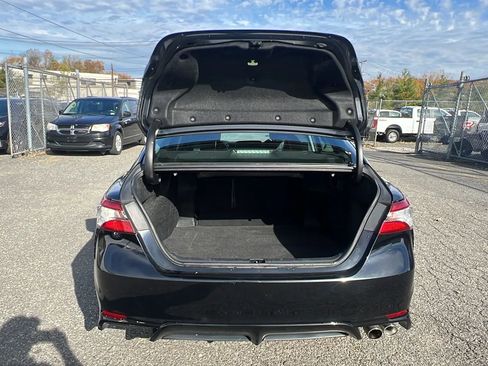 Used 2019 Toyota Camry SE image 9