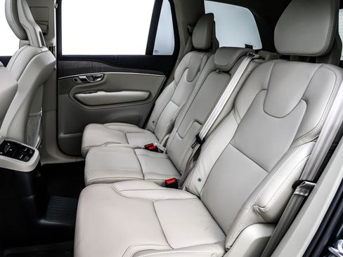 Used 2022 Volvo XC90 T8 Inscription w/ Advanced Package image 8