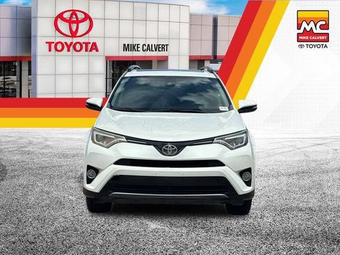 Used 2018 Toyota RAV4 Limited FWD image 8
