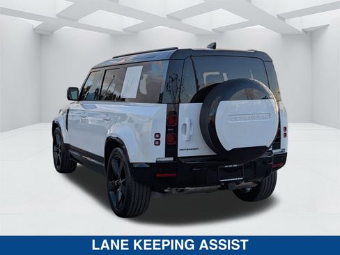 Used 2025 Land Rover Defender 110 X-Dynamic SE image 6