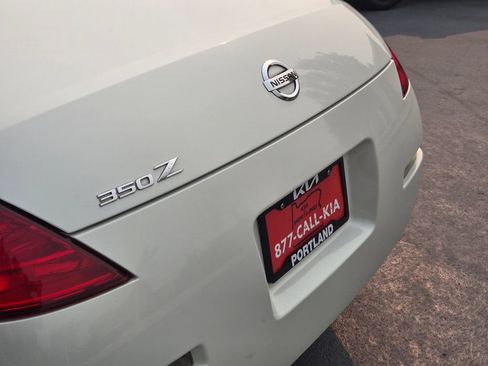 Used 2004 Nissan 350Z Touring RWD image 13