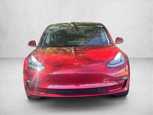 Used 2019 Tesla Model 3 Mid Range RWD image 2