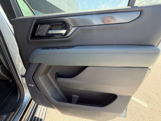 New 2026 GMC Yukon XL AT4 w/ AT4 Premium Plus Package AWD/4WD image 18