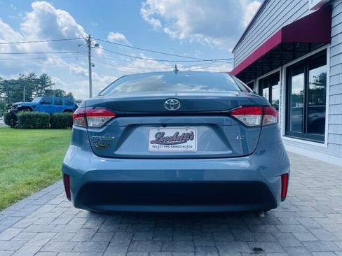 Used 2025 Toyota Corolla LE FWD image 6