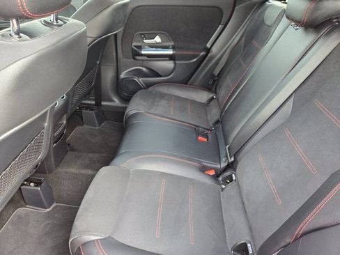 Used 2021 Mercedes-Benz GLA 250 image 33