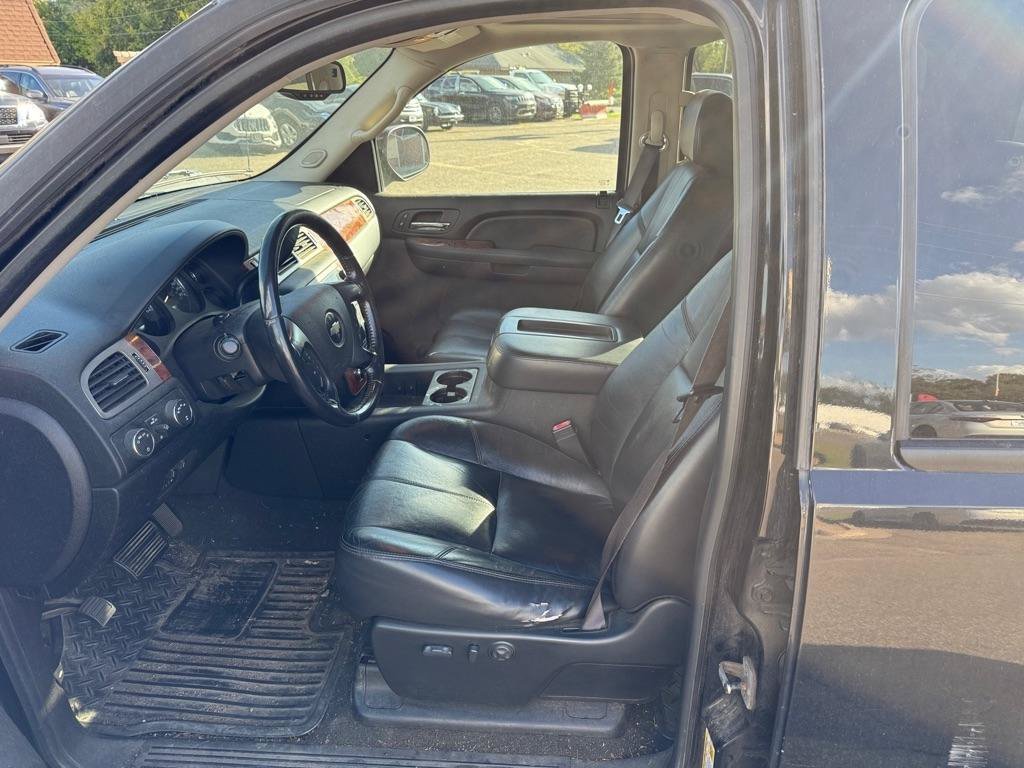 Used 2008 Chevrolet Silverado 1500 LTZ w/ Safety Package AWD/4WD image 13