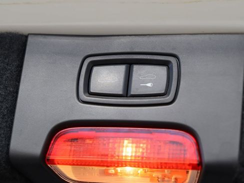 Used 2018 Porsche Cayenne Platinum Edition image 56