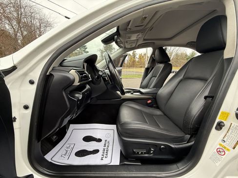 Used 2017 Lexus IS 300 AWD image 15