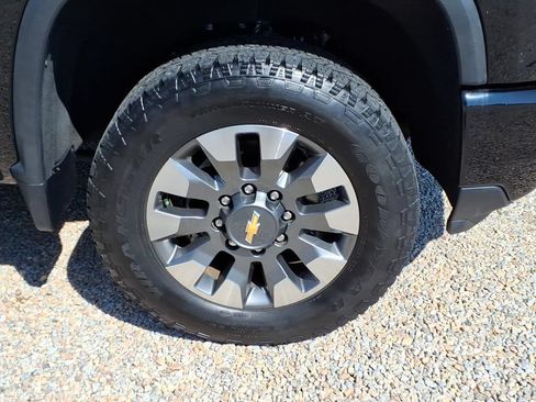 Used 2024 Chevrolet Silverado 2500 Custom w/ Custom Value Package AWD/4WD image 15