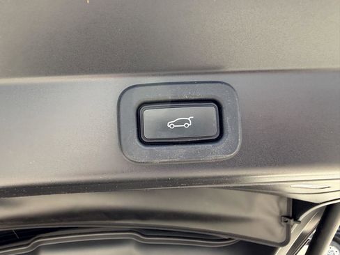 Used 2023 Land Rover Range Rover Sport SE Dynamic AWD/4WD image 24