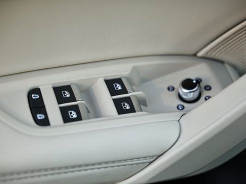 Certified 2025 Audi Q5 2.0T Premium Plus w/ Premium Plus Package image 16