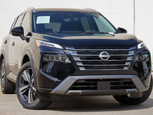 Used 2024 Nissan Rogue SL w/ SL Premium Package FWD image 2