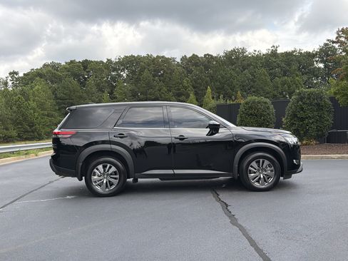 Used 2025 Nissan Pathfinder S AWD/4WD image 5