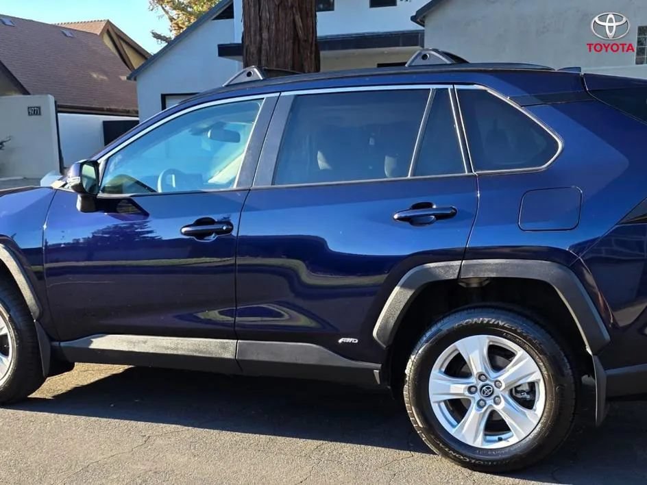 Used 2020 Toyota RAV4 XLE w/ Convenience Package AWD/4WD image 13