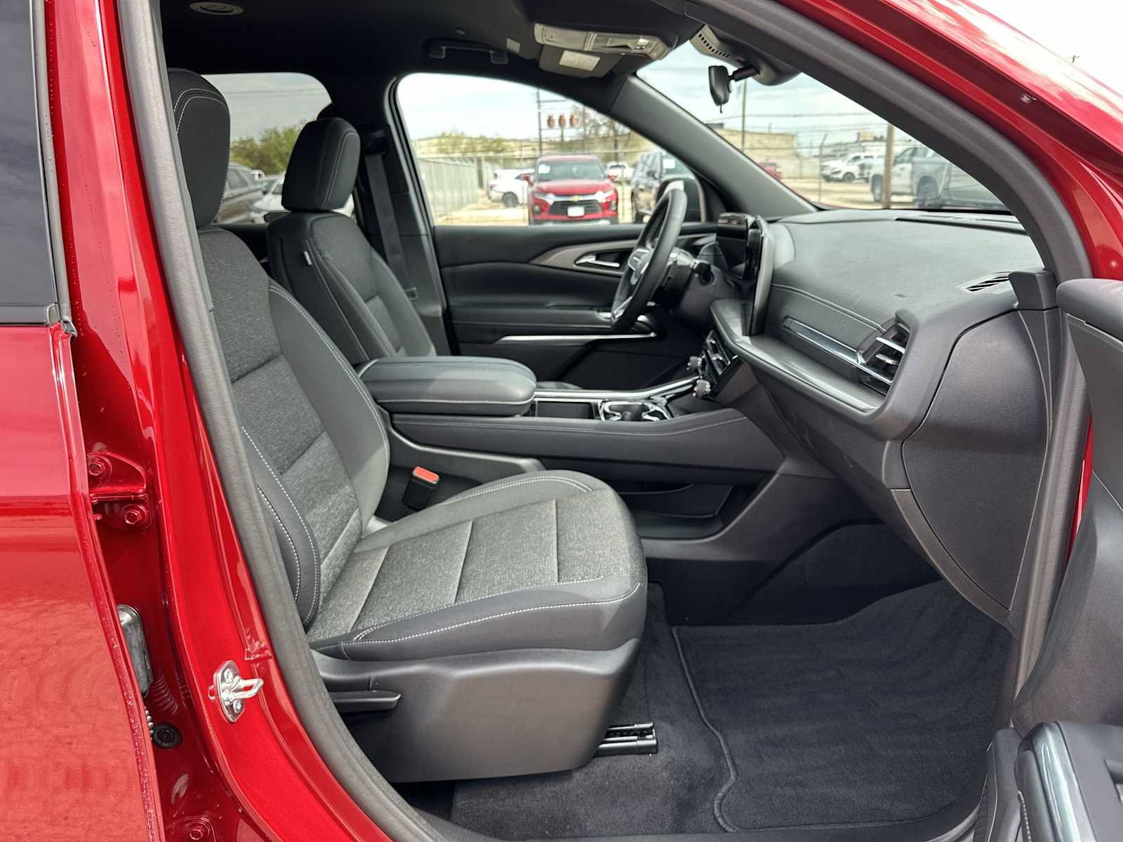 Used 2027 Chevrolet Traverse LT FWD image 22