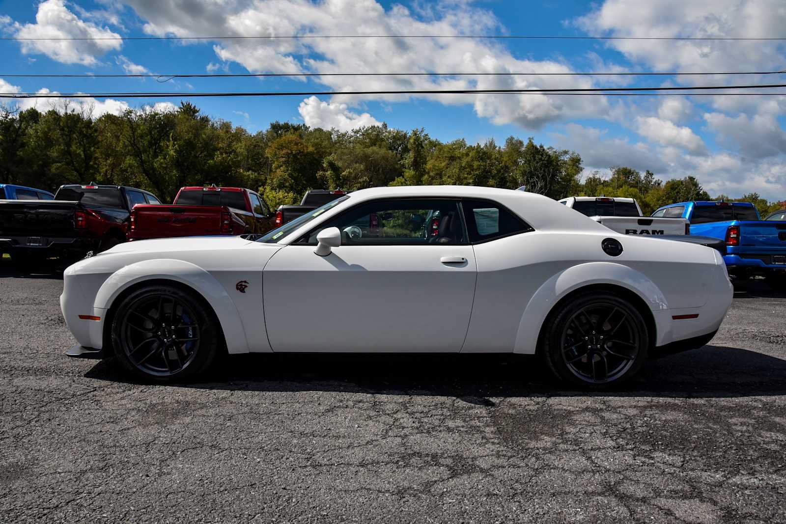 Used 2022 Dodge Challenger SRT Hellcat RWD image 6
