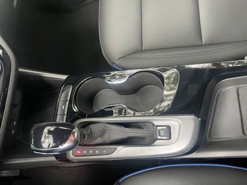 Used 2025 Buick Envista Sport Touring image 35