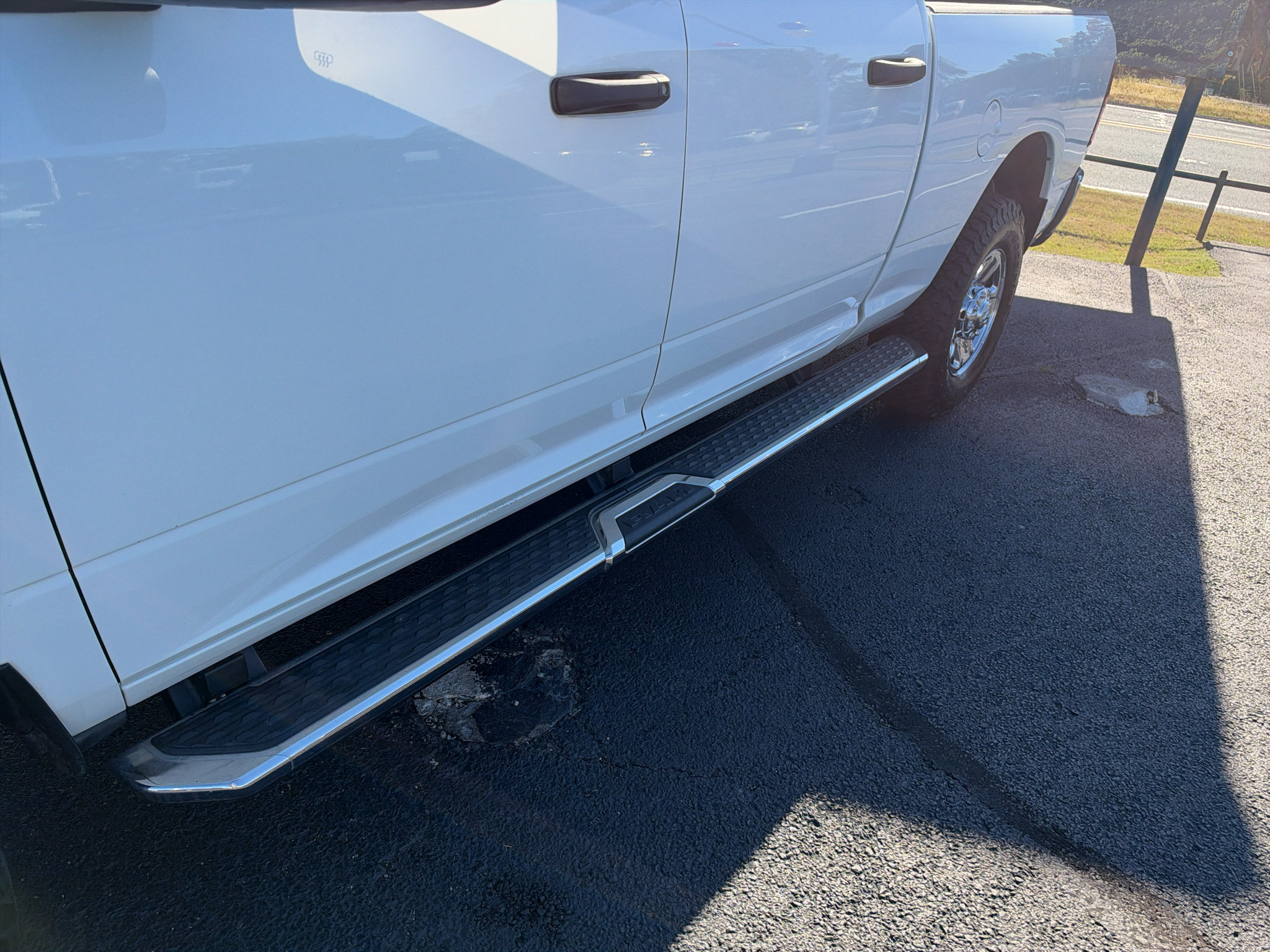 Used 2024 RAM 3500 Tradesman w/ Chrome Appearance Group AWD/4WD image 12