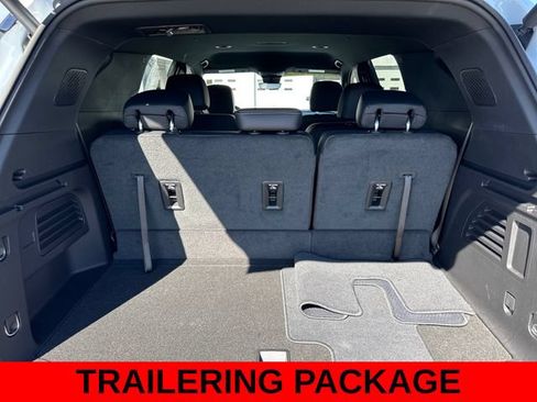 Used 2026 Chevrolet Traverse LT w/ Driver Confidence Package FWD image 24