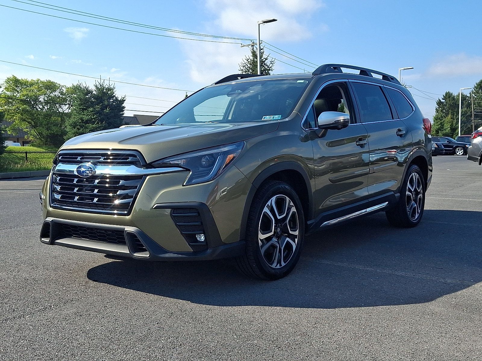 Used 2023 Subaru Ascent Limited w/ Technology Package AWD/4WD image 3