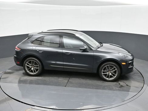 Certified 2025 Porsche Macan AWD/4WD image 31