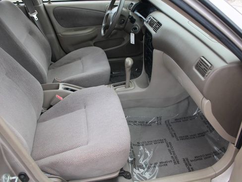 Used 2001 Chevrolet Prizm w/ Preferred Equipment Group 3 image 8