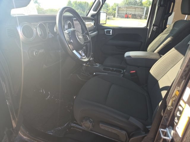 Used 2021 Jeep Wrangler Unlimited Sahara AWD/4WD image 17