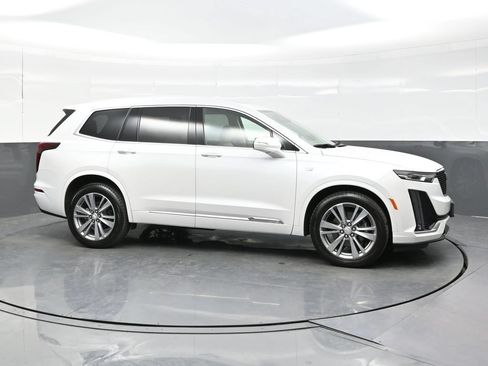 Certified 2024 Cadillac XT6 Premium Luxury w/ LPO, Floor Liner Package AWD/4WD image 8